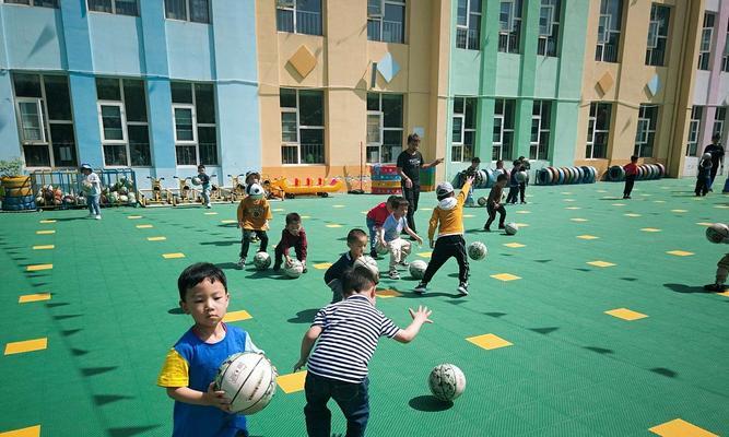 幼儿篮球原地防守的基本动作技巧（培养幼儿篮球防守意识的关键要素）