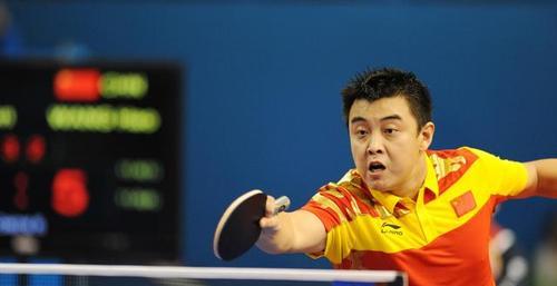 掌握乒乓球发球技巧，玩转右旋球（乒乓球发球技巧之右旋球的绝佳掌握方法）