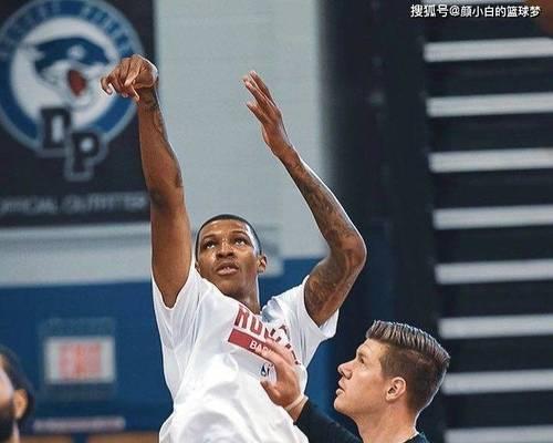 篮球四号位的攻防要点（提高防守和进攻效率，打造全能四号位）