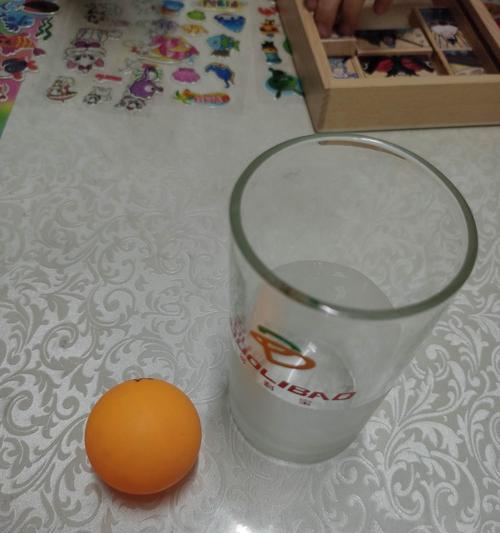 提高投乒乓球投进杯子技巧的秘诀（掌握准确度和力量的关键，让乒乓球精准落入杯中）
