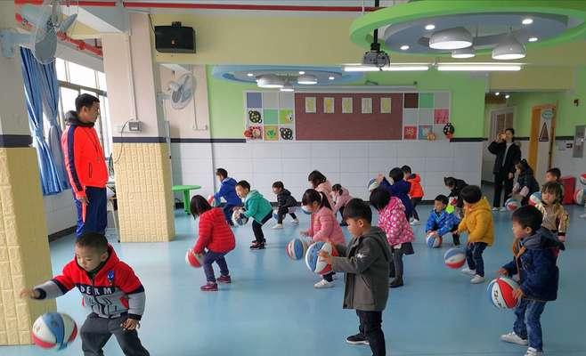幼儿班篮球防守训练方案（培养孩子的协调性与团队意识）